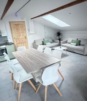 Tolmin Apartment | OLD SQUARE HOUSE - HIŠA NA STAREM TRGU