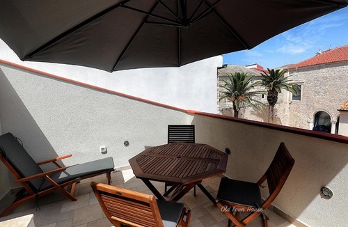 Pag Villa | Old town house