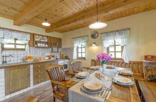 Brezice Ski Chalet | Oldhouse Knezovo with Private Garden - Happy Rentals