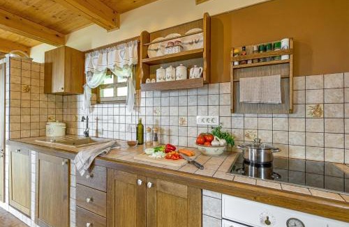Brezice Ski Chalet | Oldhouse Knezovo with Private Garden - Happy Rentals