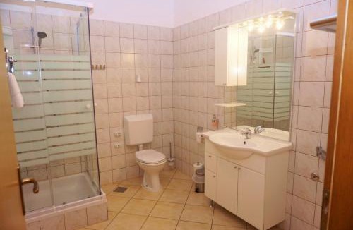 Simuni Apartment | Olive House