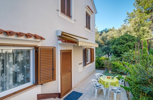 Artatore Apartment | One bedroom apartment with terrace Artatore, Lošinj (A-19616-b)