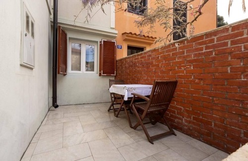 Veli Losinj Apartment | One bedroom apartment with terrace Veli Lošinj, Lošinj (A-24542-a)