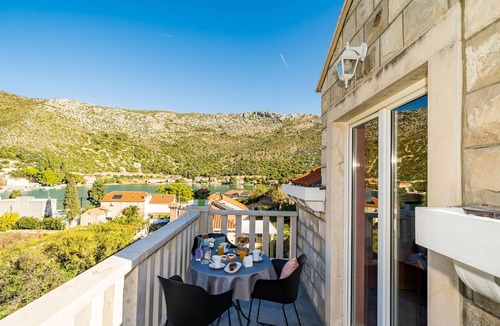 Zaton Apartment | One bedroom apartment with balcony and sea view Zaton Mali, Dubrovnik (A-12120-a)
