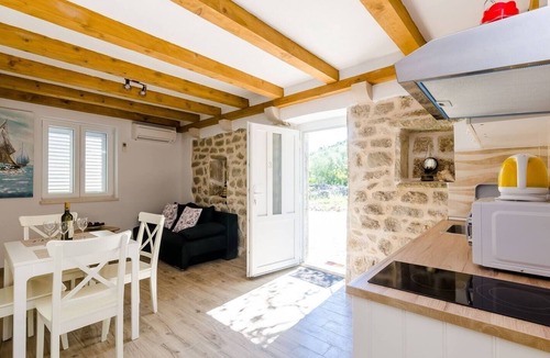 Korita Apartment | One bedroom apartment with air-conditioning Korita, Mljet (A-22342-c)