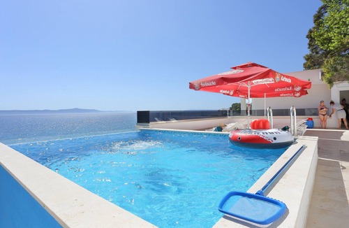 Zivogosce Apartment | One bedroom apartment with a swimming pool by the beach Živogošće - Porat, Makarska (A-18150-b)