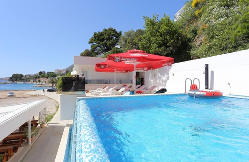 Zivogosce Apartment | One bedroom apartment with a swimming pool by the beach Živogošće - Porat, Makarska (A-18150-b)