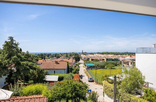 Basanija Apartment | One bedroom apartment with balcony and sea view Bašanija, Umag (A-27839-a)