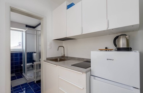 Basanija Apartment | One bedroom apartment with balcony and sea view Bašanija, Umag (A-27839-b)