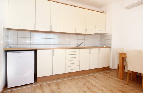 Duce Apartment | One bedroom apartment with terrace and sea view Duće, Omiš (A-9437-e)