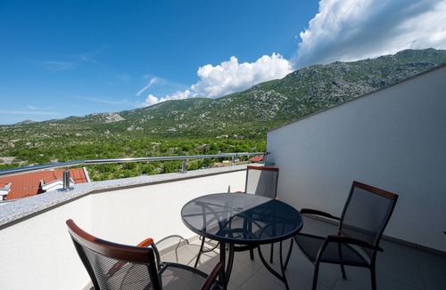 Cesarica Apartment | One bedroom apartment with terrace and sea view Ribarica, Karlobag (A-24233-c)