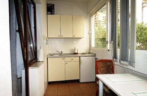 Gorinka Apartment | One bedroom apartment with balcony and sea view Makarska (A-27979-b)