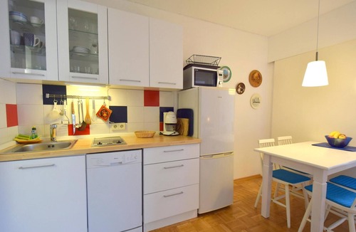 Vantacici Apartment | One bedroom apartment with terrace Vantačići, Krk (A-20349-a)