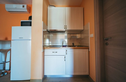 Promajna Apartment | One bedroom apartment with a swimming pool Promajna, Makarska (A-6849-d)