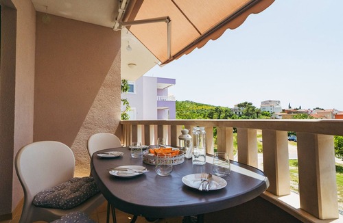 Promajna Apartment | One bedroom apartment with a swimming pool Promajna, Makarska (A-6849-d)