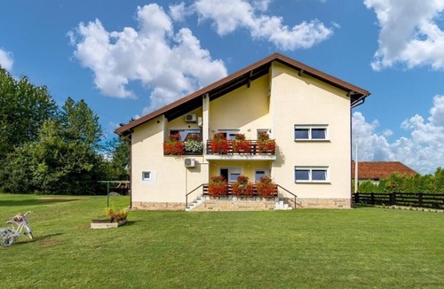 Grabovac Apartment | One bedroom apartment with terrace Grabovac (Plitvice) (A-24968-c)