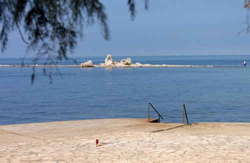 Zambratija Apartment | One bedroom apartment near beach Zambratija, Umag (A-2557-b)