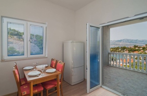 Splitska Apartment | One bedroom apartment with terrace and sea view Splitska, Brač (A-21974-a)