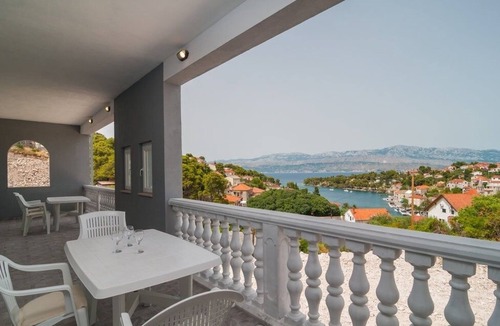 Splitska Apartment | One bedroom apartment with terrace and sea view Splitska, Brač (A-21974-a)