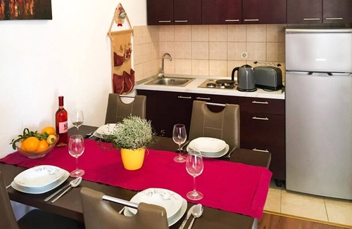 Igrane Apartment | One bedroom apartment near beach Igrane, Makarska (A-18405-b)