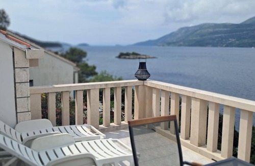 Zrnovo Apartment | One bedroom apartment near beach Tri Žala, Korčula (A-556-b)