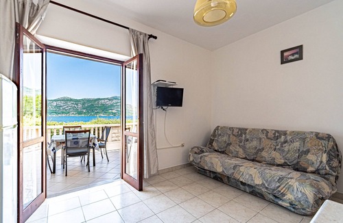 Zrnovo Apartment | One bedroom apartment near beach Tri Žala, Korčula (A-9237-a)