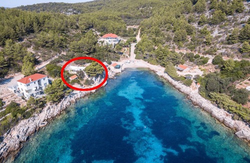 Blato Apartment | One bedroom apartment near beach Cove Zaglav, Korčula (A-9320-b)