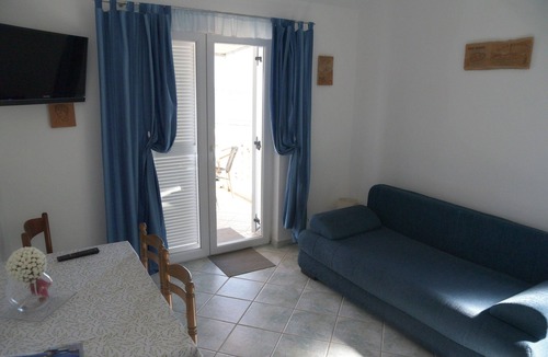 Milna Apartment | One bedroom apartment near beach Milna (Vis) (A-8917-c)