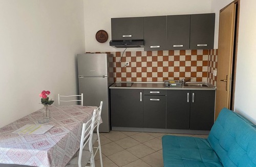 Betina Apartment | One bedroom apartment with balcony Betina, Murter (A-23716-b)