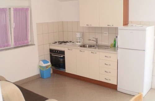 Poljica Apartment | One bedroom apartment with terrace Poljica, Trogir (A-10010-d)