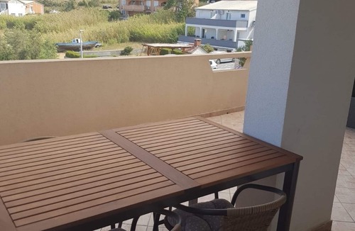 Metajna Apartment | One bedroom apartment with terrace and sea view Metajna, Pag (A-4120-a)