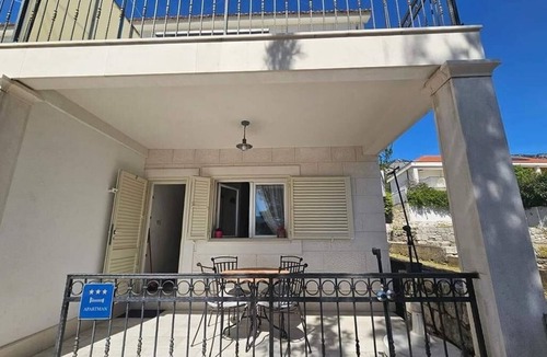 Viganj Apartment | One bedroom apartment with terrace and sea view Viganj, Pelješac (A-24522-b)