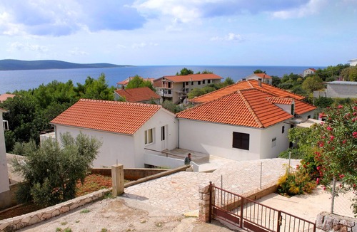 Zavala Apartment | One bedroom apartment with balcony and sea view Zavala, Hvar (A-128-f)