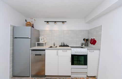 Pisak Apartment | One bedroom apartment with terrace and sea view Pisak, Omiš (A-1008-b)