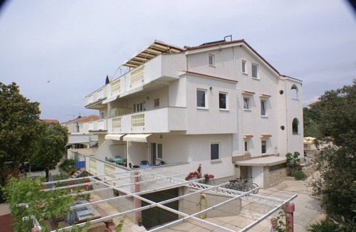 Mandre Apartment | One bedroom apartment with terrace and sea view Mandre, Pag (A-4098-a)