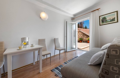 Slano Apartment | One bedroom apartment with terrace and sea view Slano, Dubrovnik (A-2682-c)