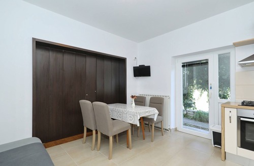 Kraj Apartment | One bedroom apartment with terrace Tkon, Pašman (A-8302-c)