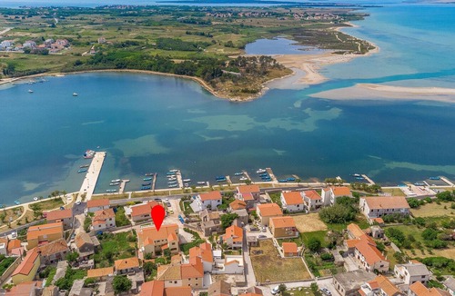 Nin Apartment | One bedroom apartment with terrace and sea view Nin, Zadar (A-5666-c)
