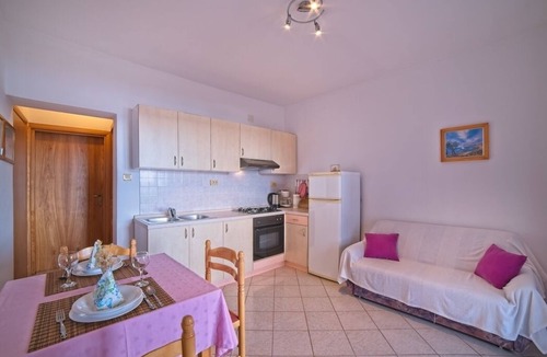 Supetarska Draga Apartment | One bedroom apartment with balcony and sea view Supetarska Draga - Gonar, Rab (A-22586-b)
