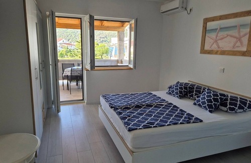 Rab Town Apartment | One bedroom apartment with hot tub Supetarska Draga - Donja, Rab (A-25308-c)