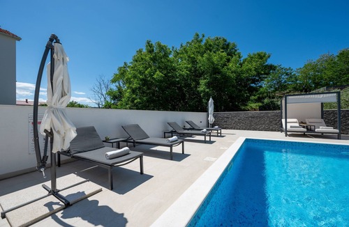 Lopar Apartment | One bedroom apartment with a swimming pool Lopar, Rab (A-25837-b)