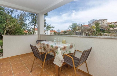 Tkon Apartment | One-Bedroom Apartment with Sea View, WiFi, and Air Conditioning