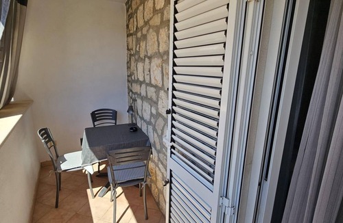 Cove Rogacic Apartment | One bedroom apartment with balcony Vis (A-19923-a)
