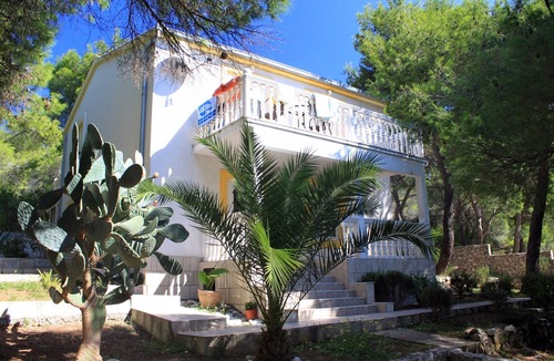 Rukavac Apartment | One bedroom apartment with terrace Rukavac, Vis (A-2407-c)
