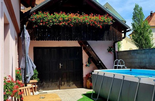 Crna na Koroskem Apartment | Pajtl indoor glamping