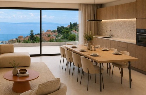 Volosko Apartment | Panoramic Sea View Apartment with 3 Bedrooms, 3 Bathrooms, A/C, Near Sea