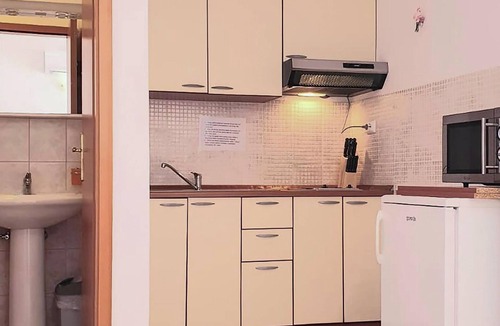 Businci Apartment | Pet friendly apartment in Okrug Gornji