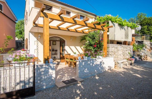 Sveti Vid-Miholjice House | Pet Friendly Home In Sveti Vid