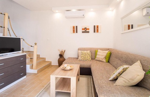 Sveti Vid-Miholjice House | Pet Friendly Home In Sveti Vid