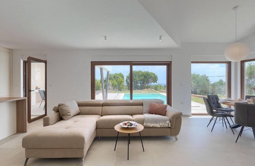 Peruski House | Pet friendly home in Marcana